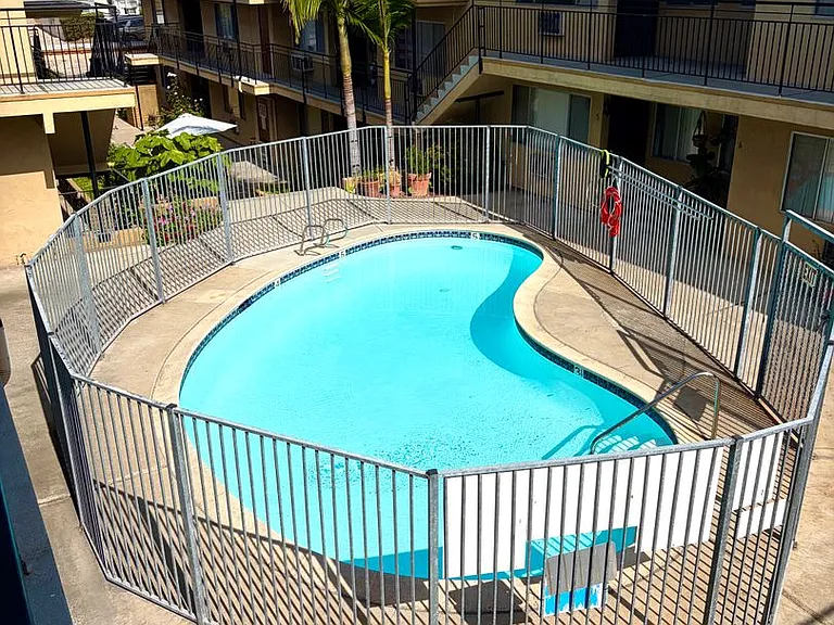 Hallmark Apartment — Photo 4