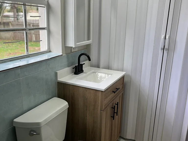 511 W Palm St — Photo 16