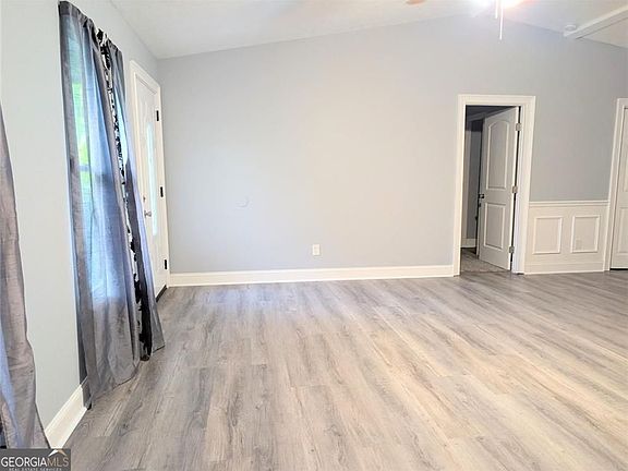 5th image of 145 Knob Dr