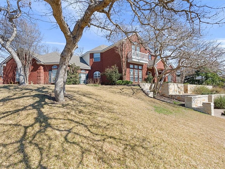1st image of 426 Riverview Dr
