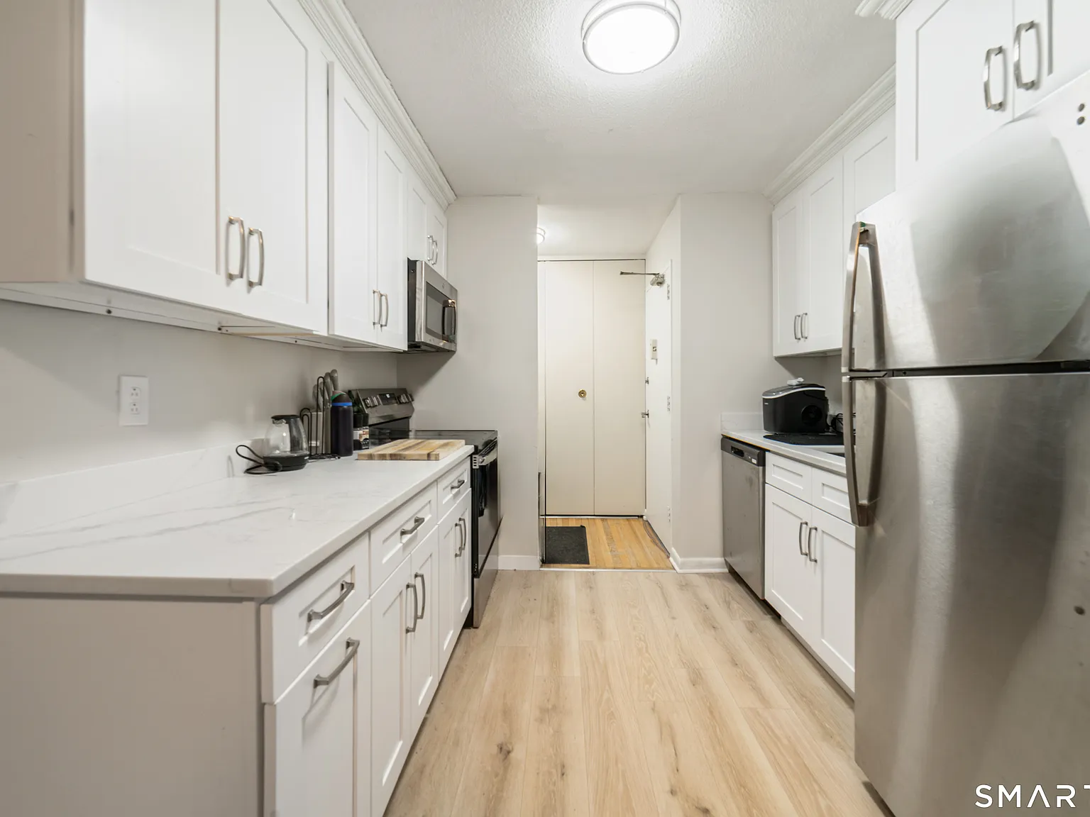 2 bed, 1.5 bath, 995 sqft, $2,400 — Photo 2