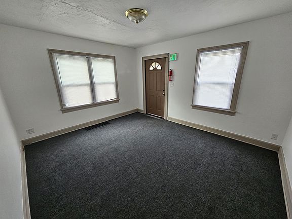 4th image of 815 E 19th St