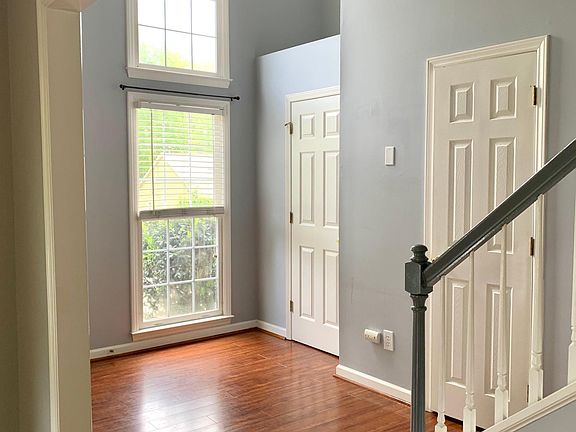 2 story Foyer