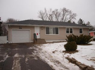 533 81st Ave NE, Spring Lake Park, MN 55432