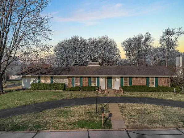 1401 Breezeridge Dr, Saint Louis, MO 63131