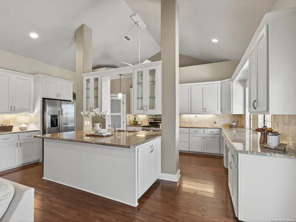 905 Cypress Pass, Spring Branch, TX 78070