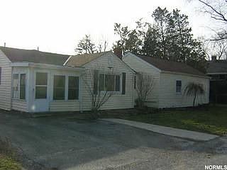 1st image of 122 W Tuscarawas Trl