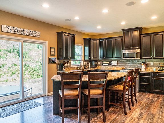 5th image of 108 Vista Ct