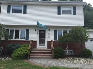 17 Stanford Dr, Hazlet, NJ 07730