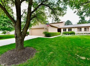 332 Sandbrook Dr, Noblesville, IN 46062