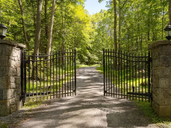 3302 Route 55, Pawling, NY 12564