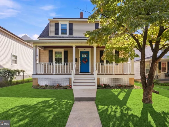 213 N Forklanding Rd, Maple Shade, NJ 08052