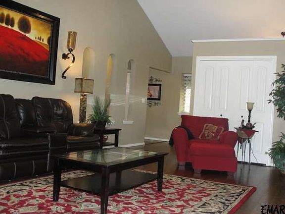 2nd image of 2401 Wildwood Dr