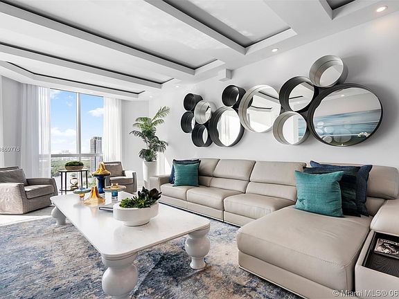 2nd image of 17111 Biscayne Blvd Unit 2106