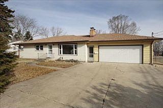 2nd image of 225 Marigold Ave