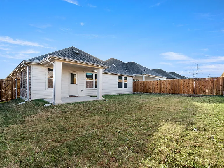304 Scenic Point Dr — Photo 12