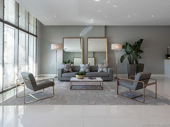 5th image of 321 NE 26th St #909