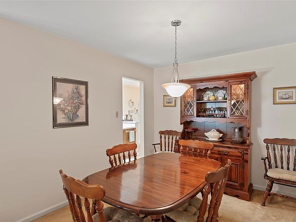 4th image of 11907 Beaverton Dr