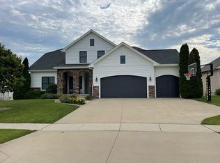 2780 NW 153rd St, Clive, IA 50325