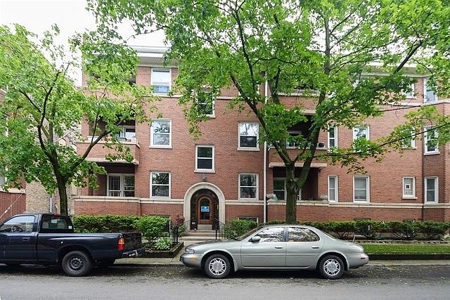 1st image of 7411 N Greenview Ave #1F