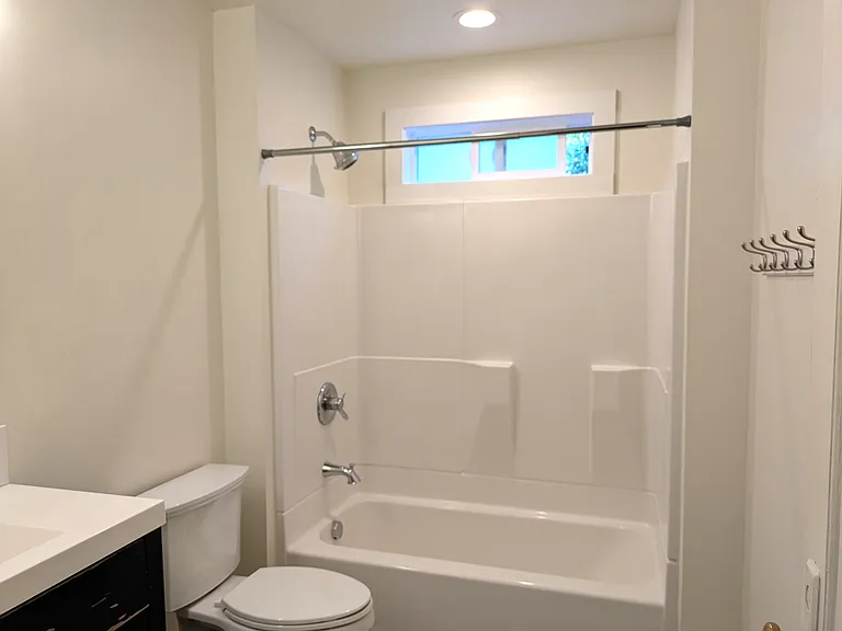 7081 N University Ave — Photo 12