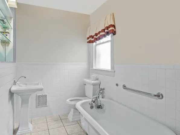 17 East 39th Street image 22 of 33