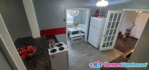 5th image of 135 Slagle Ave