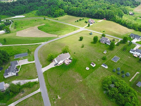 3rd image of 11430 Lion Ln