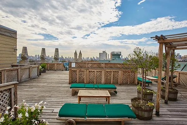 Sold by Verdi Square Realty | media 23