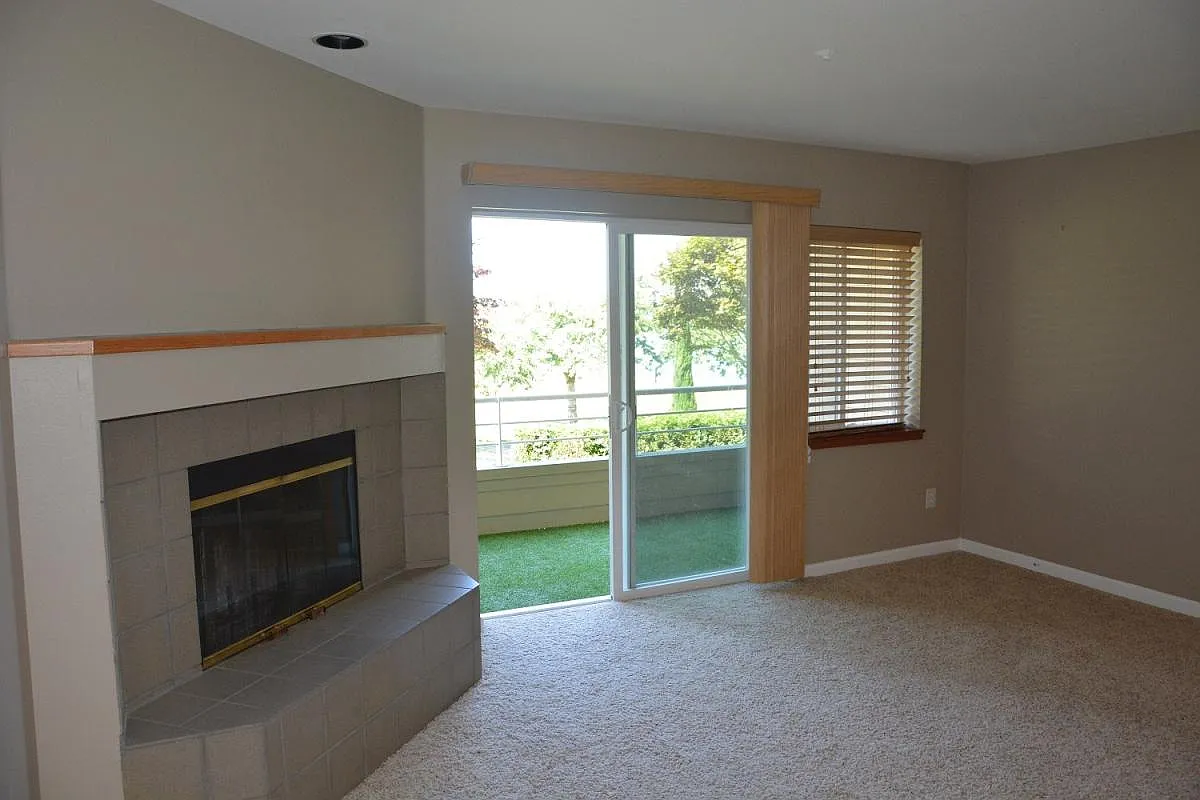 1 bed, 858 sqft, $1,995 — Photo 1