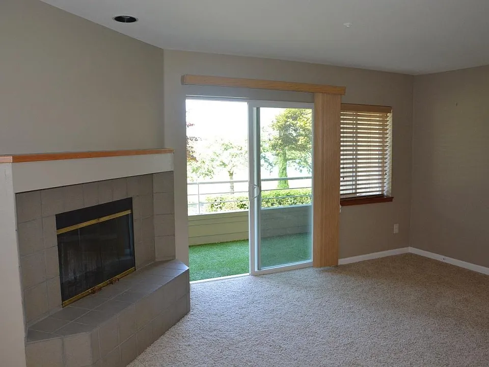 163 N Hayden Bay Dr