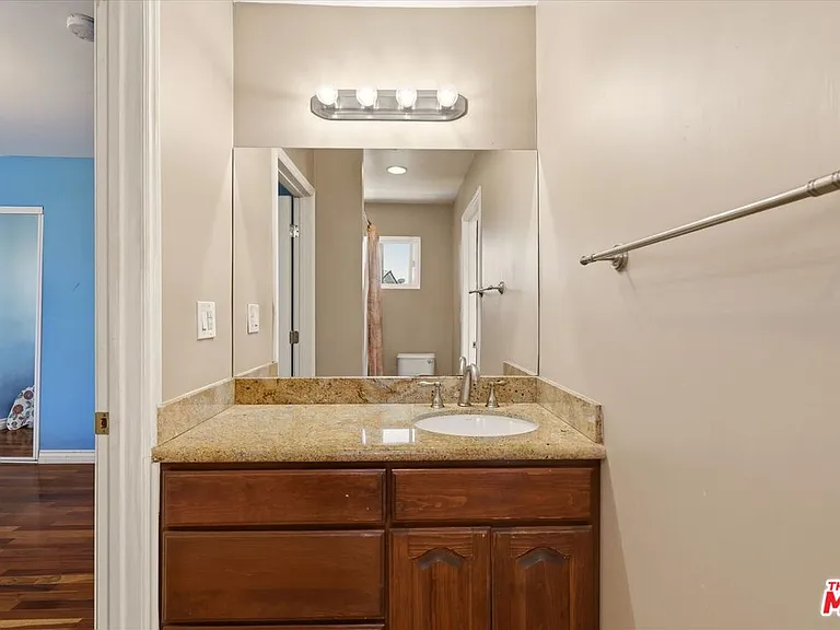4131 Mantova Dr — Photo 37