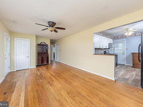 5th image of 161 Riggins Blvd