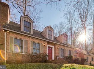 11 Seven Springs Ct, Phoenix, MD 21131