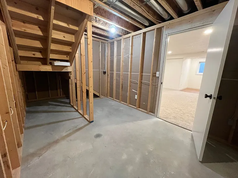 2504 E Augusta St — Photo 29
