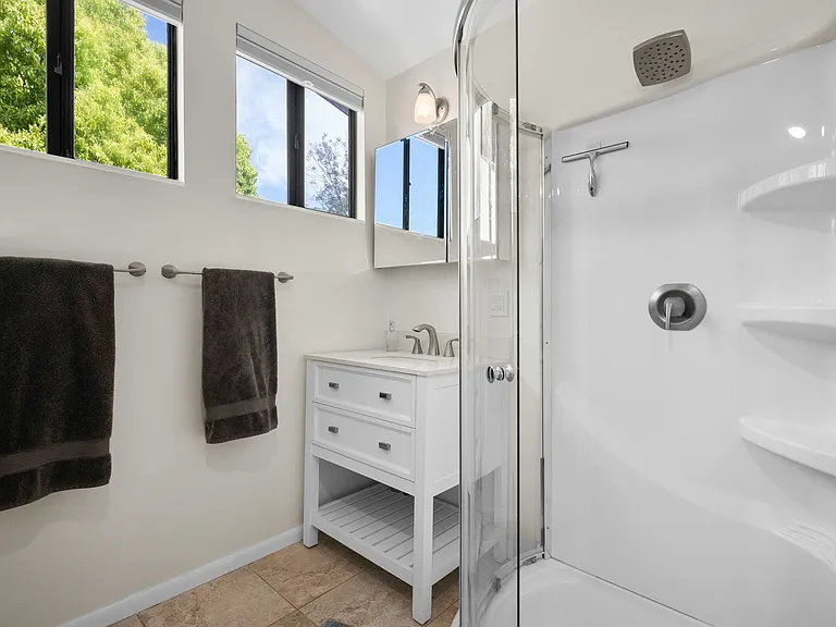402 E Valerio St — Photo 35