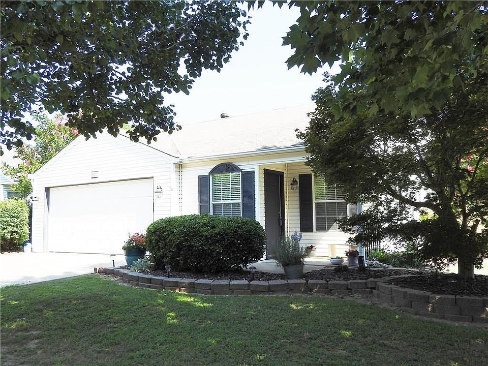 1st image of 3107 NE 14th St