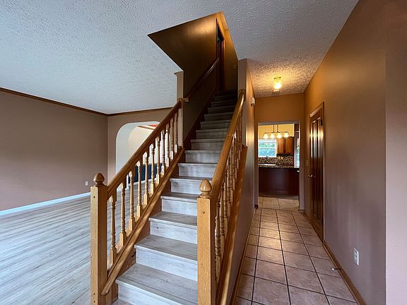 2nd image of 2468 Parklawn Dr