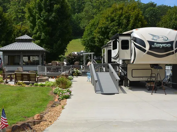 71 Little Loop, Blairsville, GA 30512