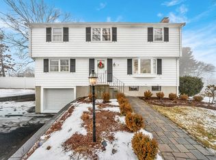 17 Wakefield St, Reading, MA 01867