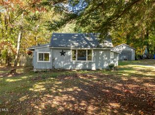 82 Log Woods Road, Troy, NY 12180