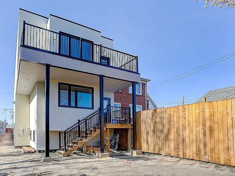 71 Livingstone Ave #BASEMENT — Photo 21