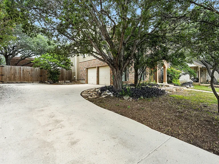 19415 Encino Smt — Photo 17