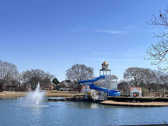 2nd image of 104 Village Walk