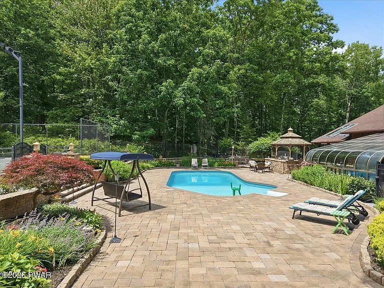1075 Acacia Dr — Photo 58