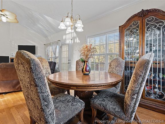 5th image of 2157 Broadman Ave