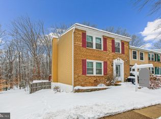 8192 Curving Creek Ct, Springfield, VA 22153