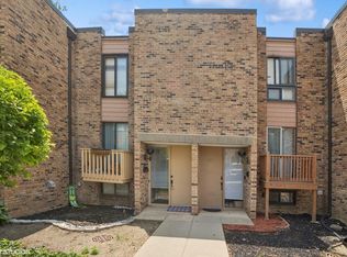 1537 Sycamore Pl, Schaumburg, IL 60173