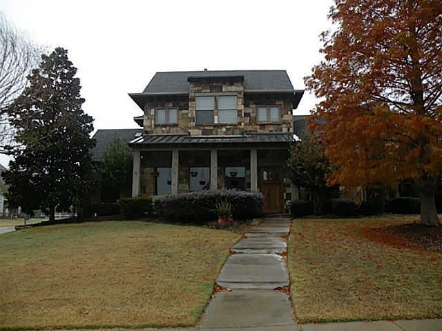1st image of 210 Hays Ct