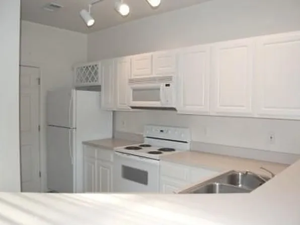 4 Indigo Run Dr APT 1111, Hilton Head Island, SC 29926